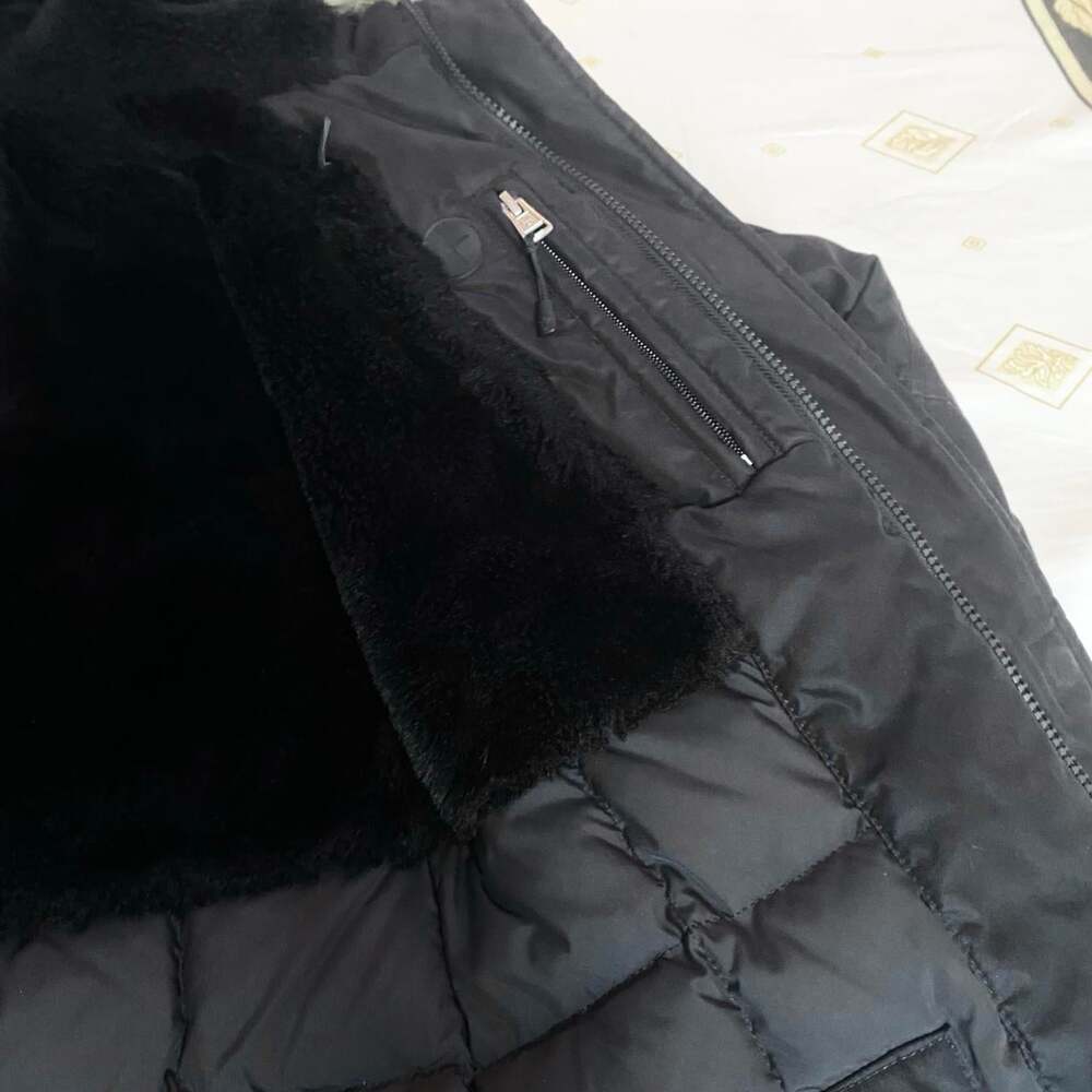 vintage 2000s TNA black winter jacket with fur hood - Picture 8 of 8
